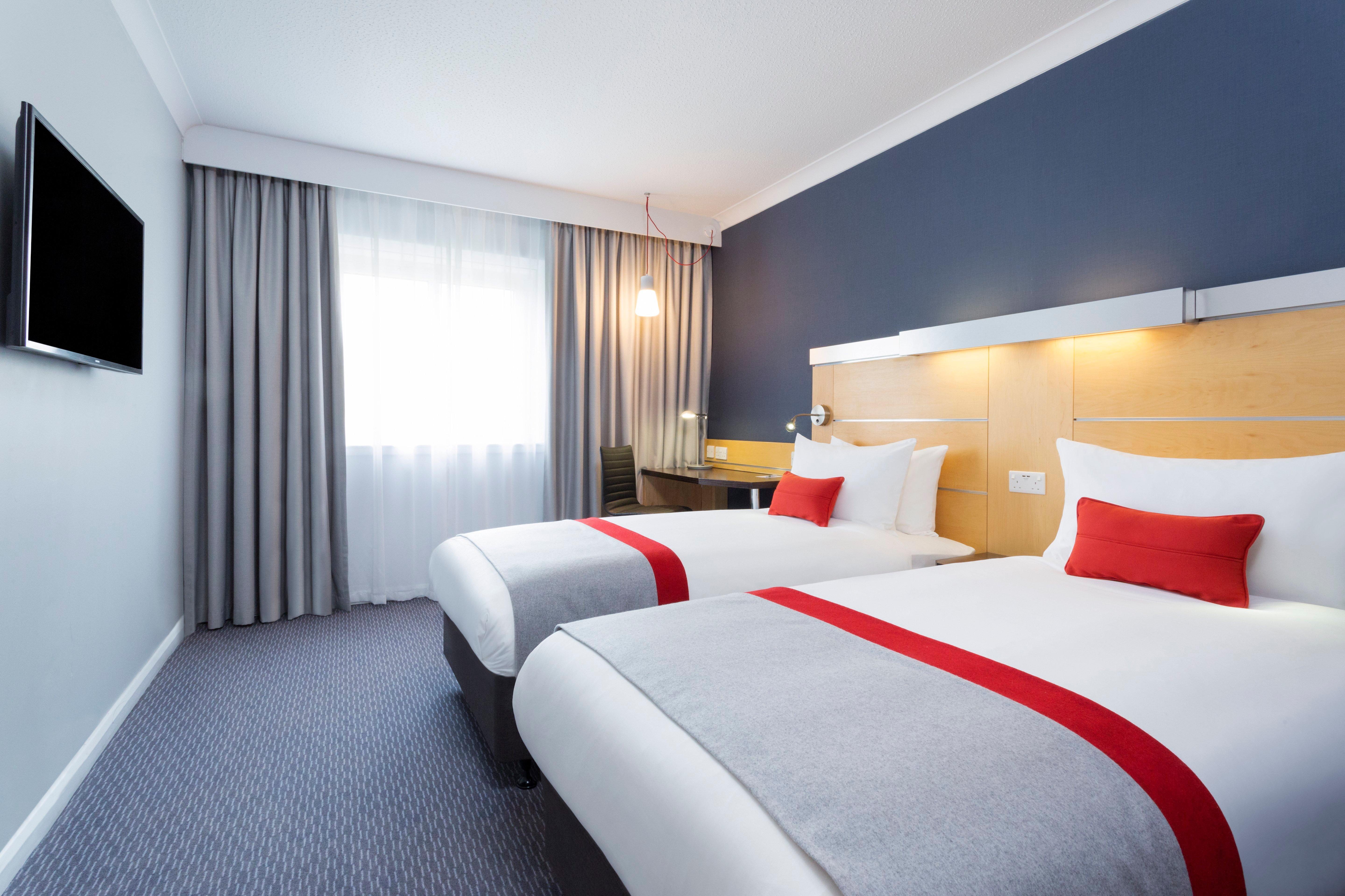 Holiday Inn Express Southampton - M27, J7 By Ihg Hedge End Exterior photo