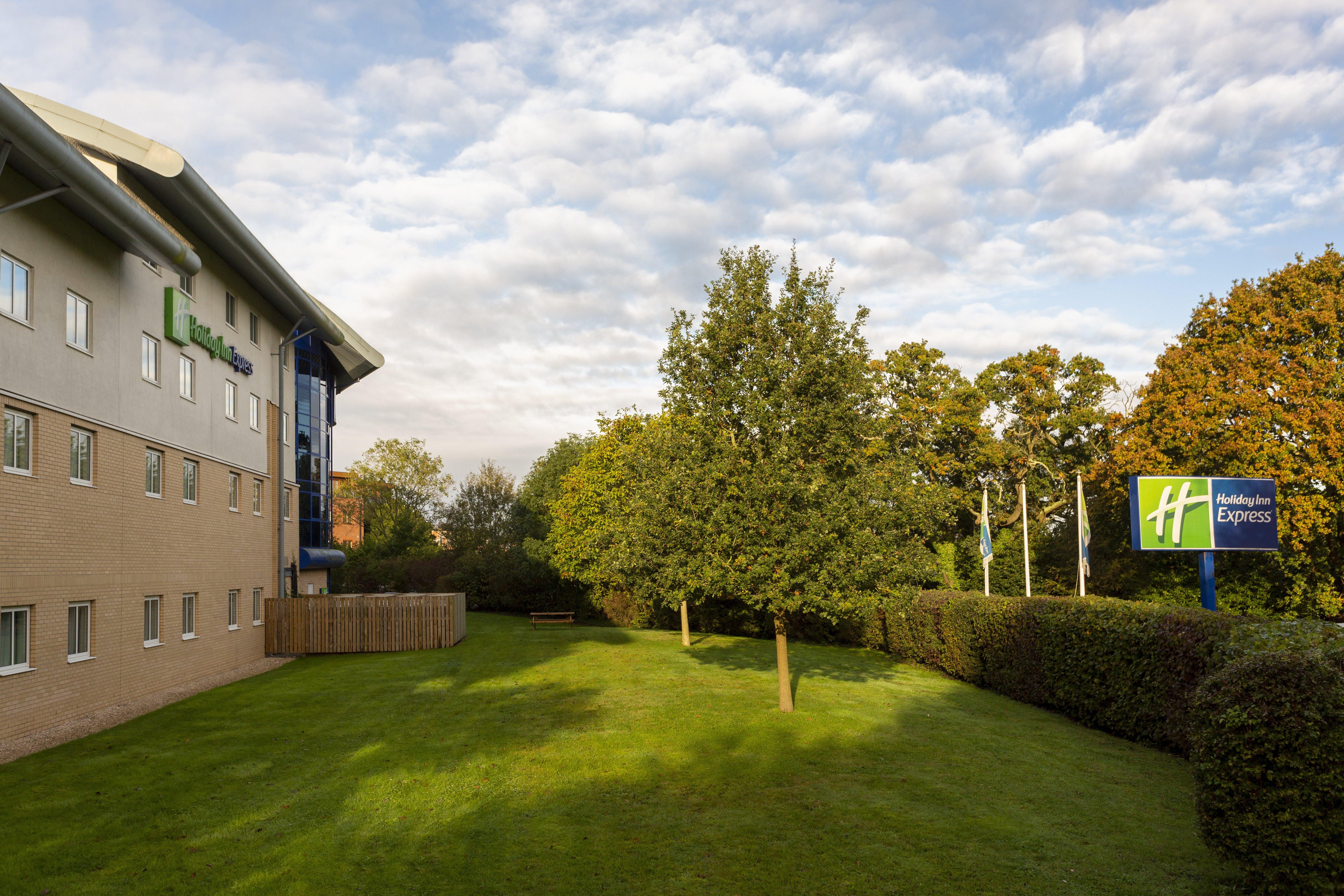 Holiday Inn Express Southampton - M27, J7 By Ihg Hedge End Exterior photo