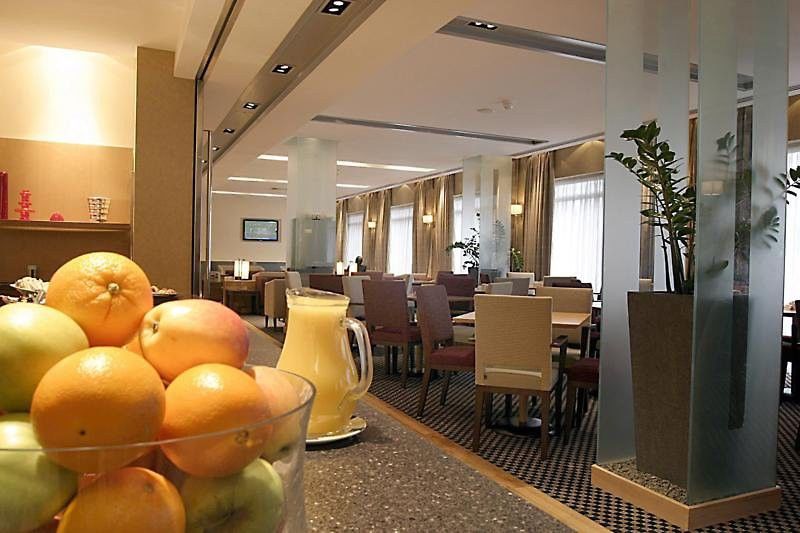 Holiday Inn Express Southampton - M27, J7 By Ihg Hedge End Exterior photo
