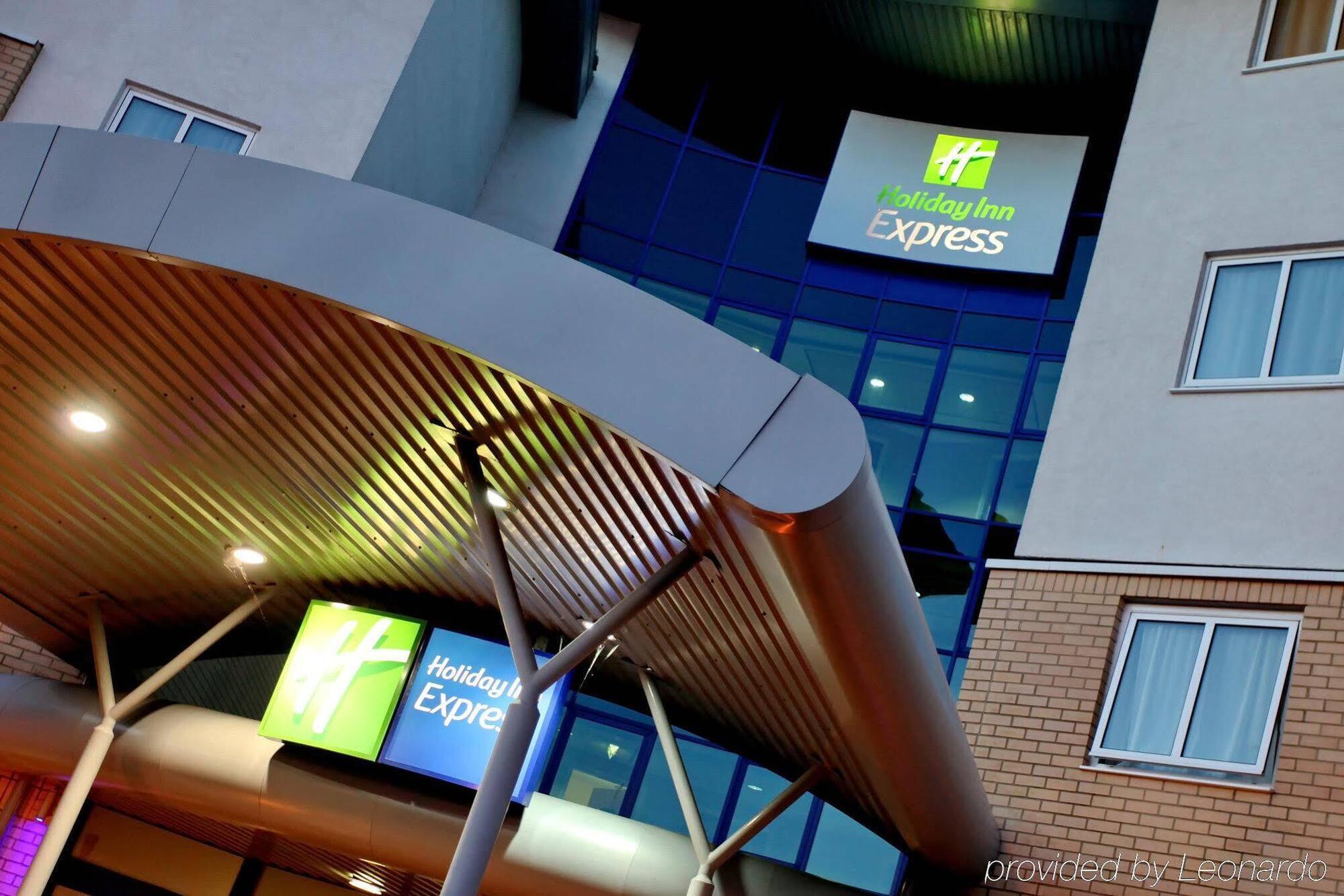 Holiday Inn Express Southampton - M27, J7 By Ihg Hedge End Exterior photo